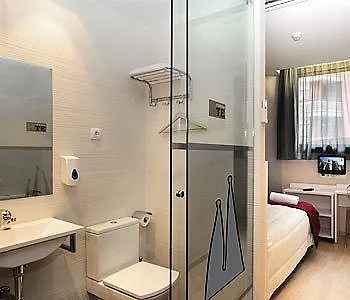 *** Pensión Hotel Hostemplo Sagrada Familia Barcelona España